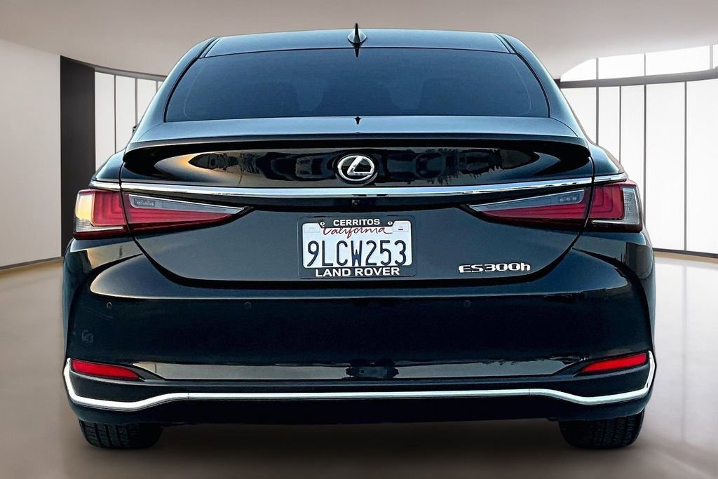 Used 2024 Lexus ES 300h w/ Premium Package FWD image 5