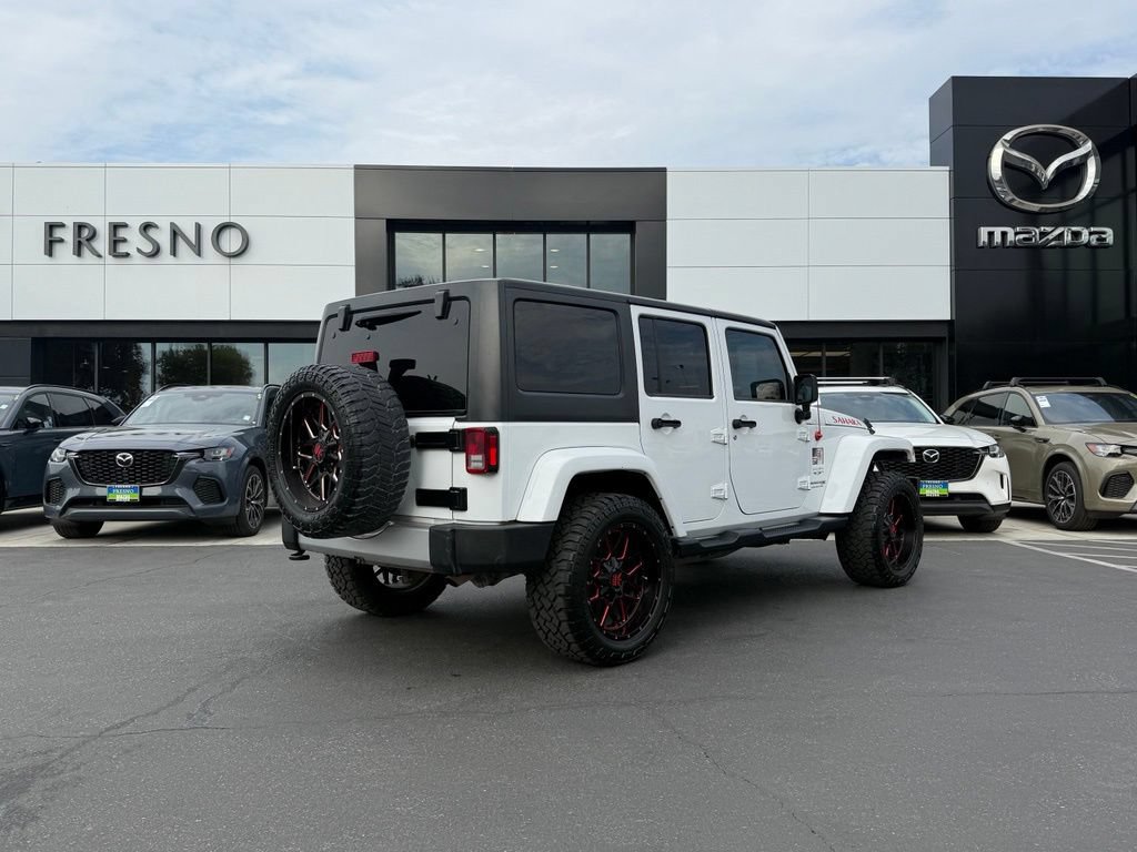 Used 2018 Jeep Wrangler Unlimited Sahara AWD/4WD image 8