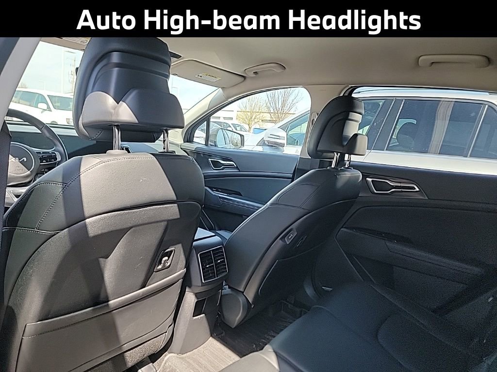 Used 2024 Kia Sportage EX image 11