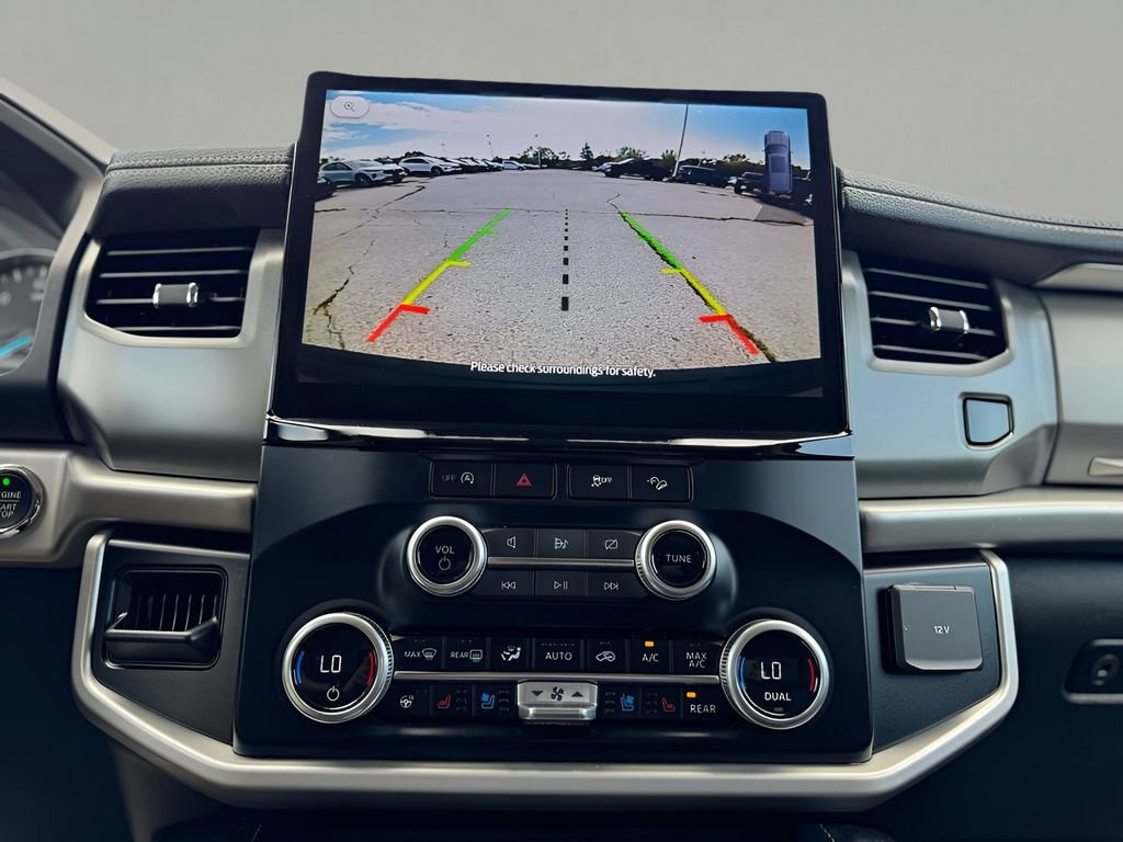 Used 2024 Ford Expedition XLT image 23