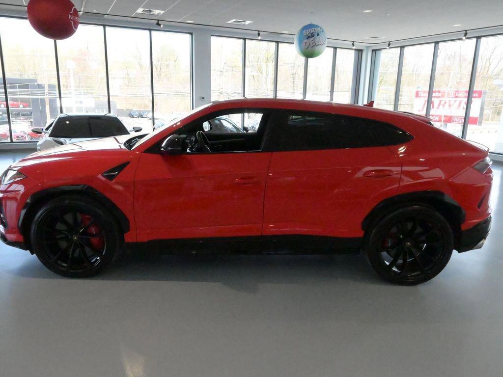 Used 2020 Lamborghini Urus image 3