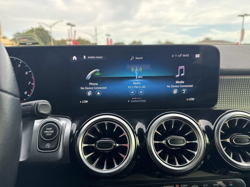 Used 2023 Mercedes-Benz GLB 250 w/ Premium Package image 27