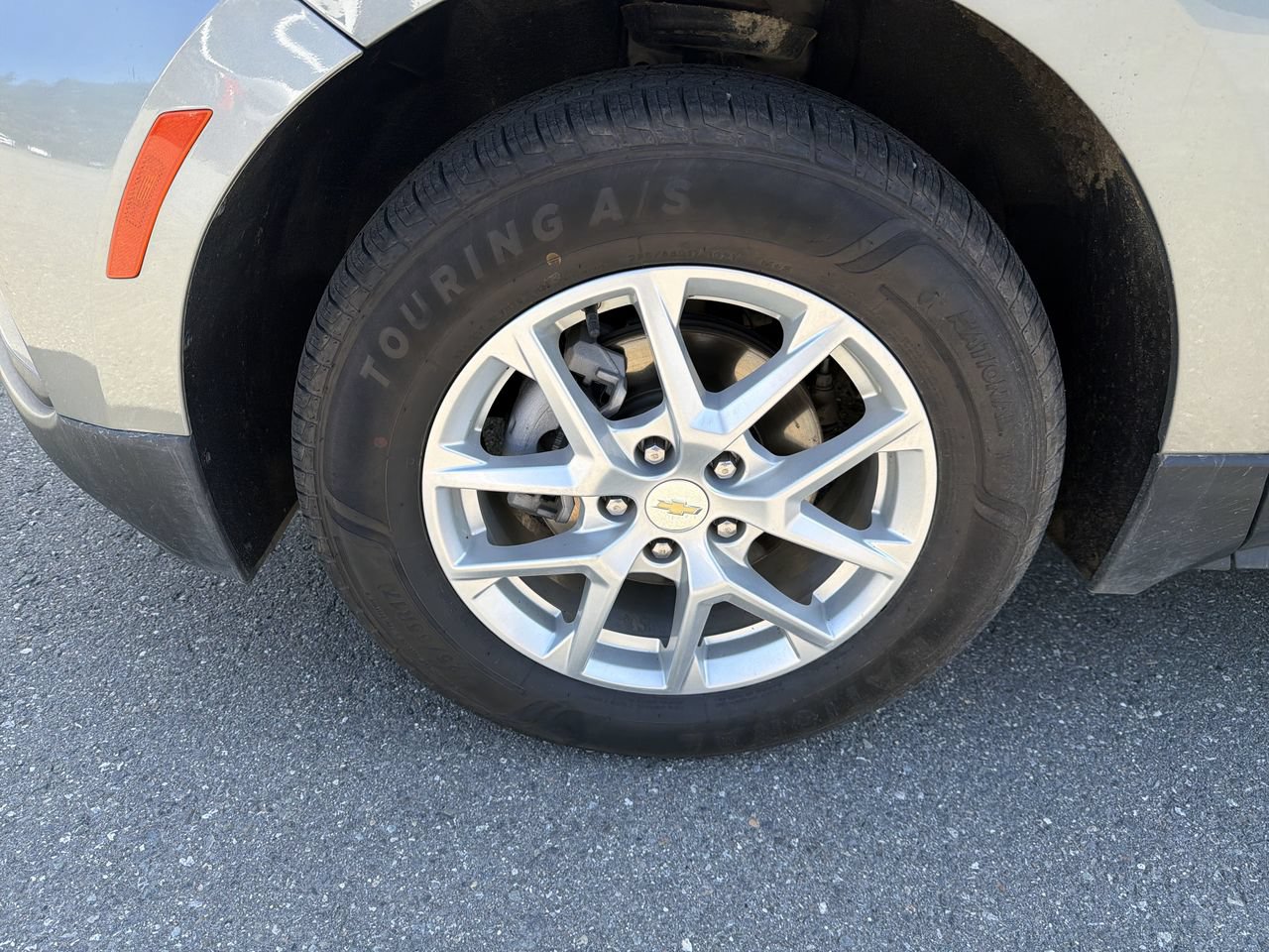 Used 2024 Chevrolet Equinox LT AWD/4WD image 10