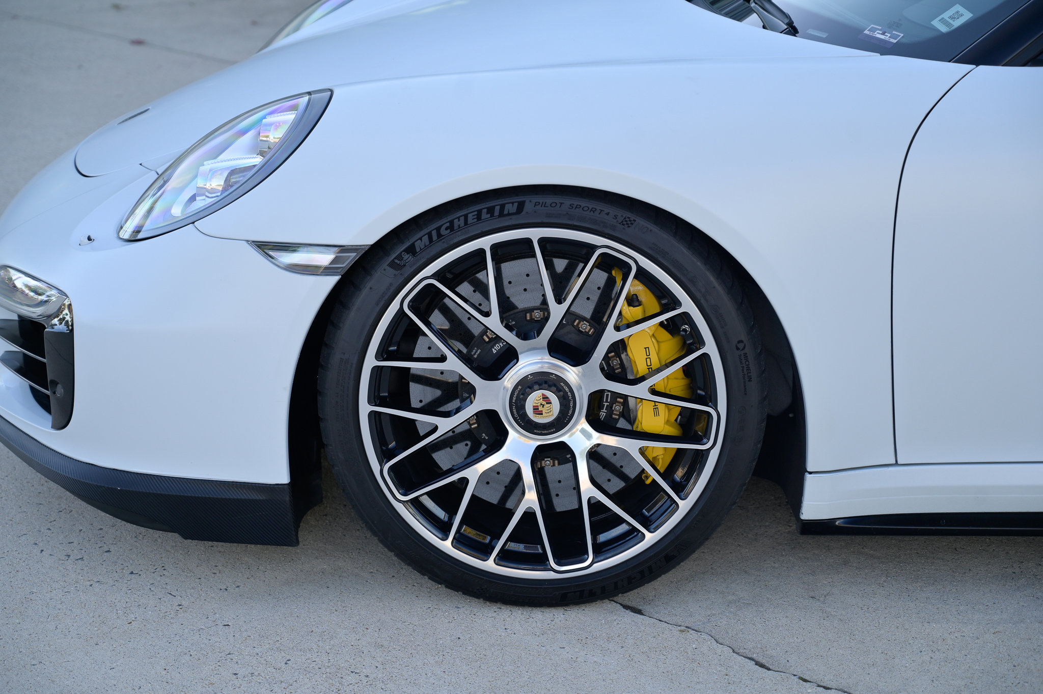Used 2015 Porsche 911 Turbo S image 9