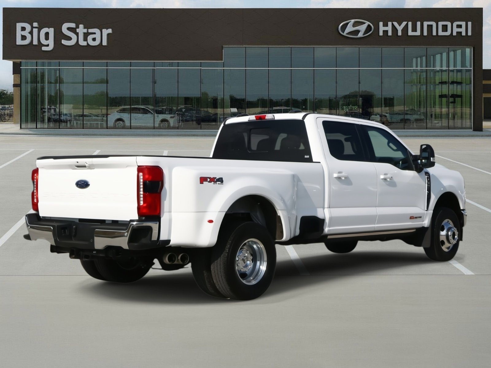 Used 2024 Ford F350 Lariat w/ Lariat Ultimate Package image 4