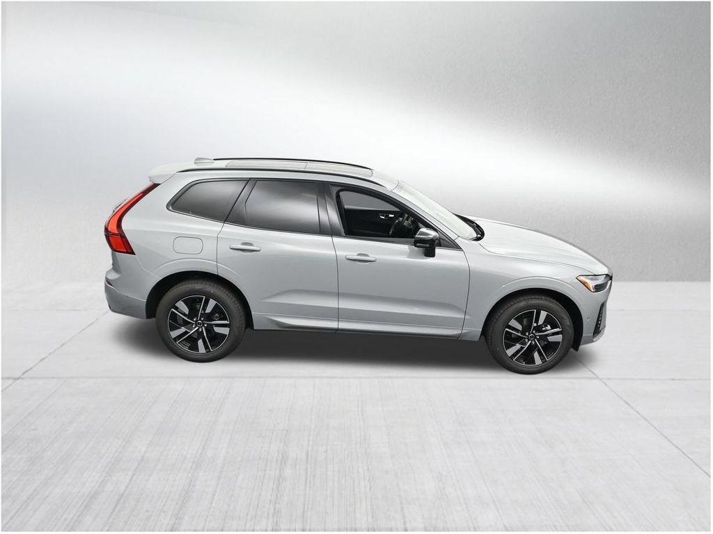 New 2026 Volvo XC60 B5 Plus AWD/4WD image 18