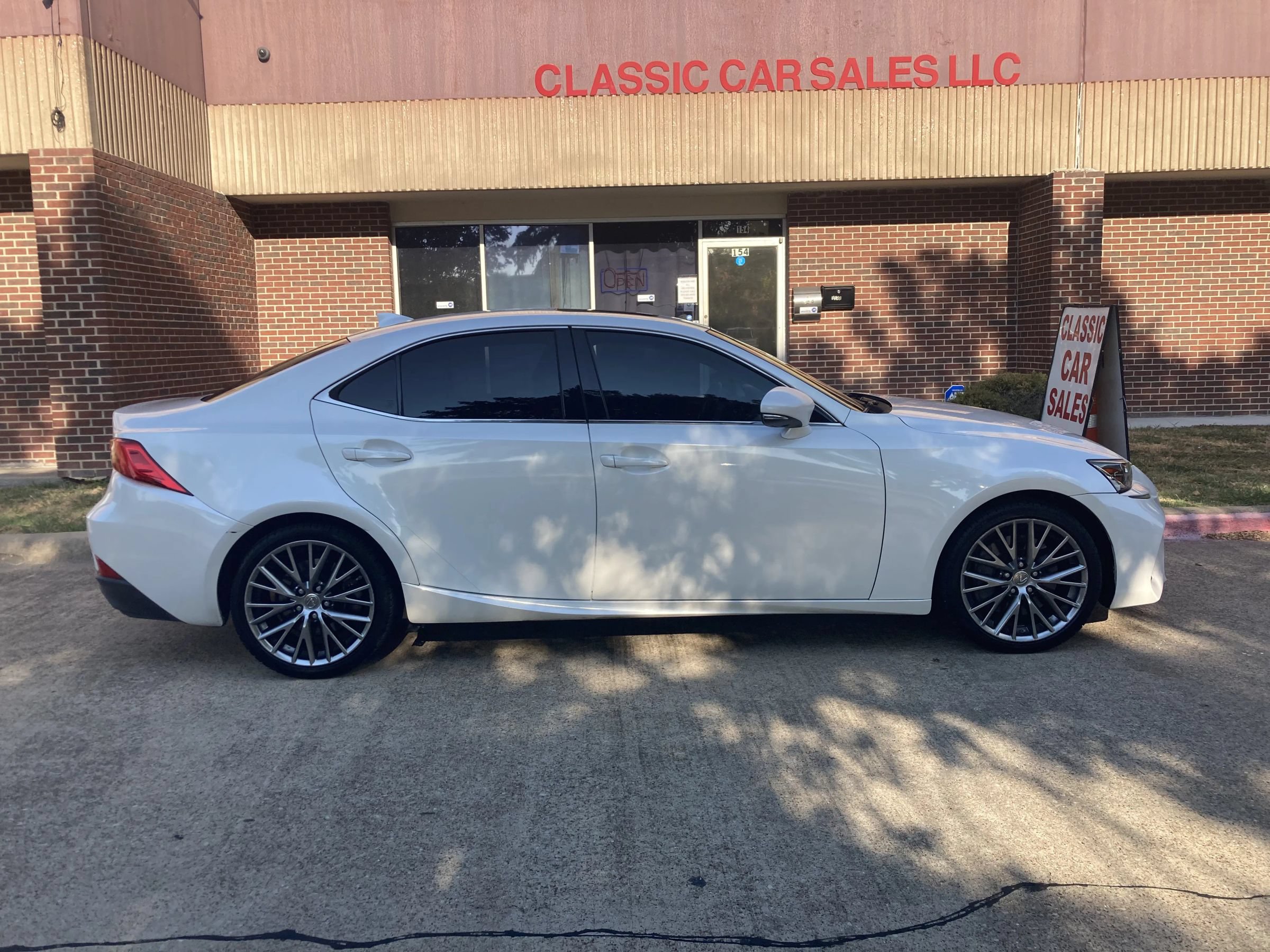 Used 2017 Lexus IS 200t RWD image 8