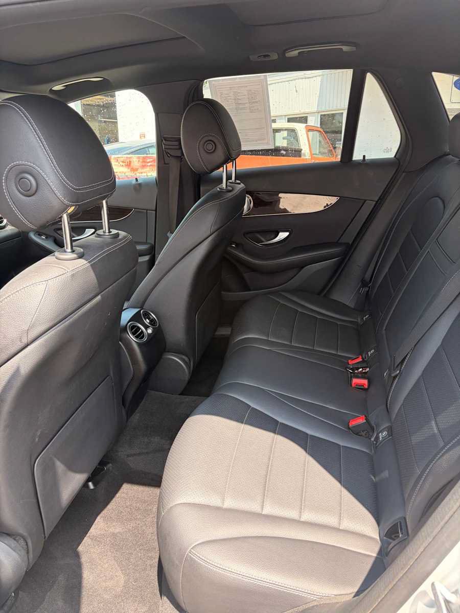 Used 2020 Mercedes-Benz GLC 300 4MATIC w/ Multimedia Package image 7