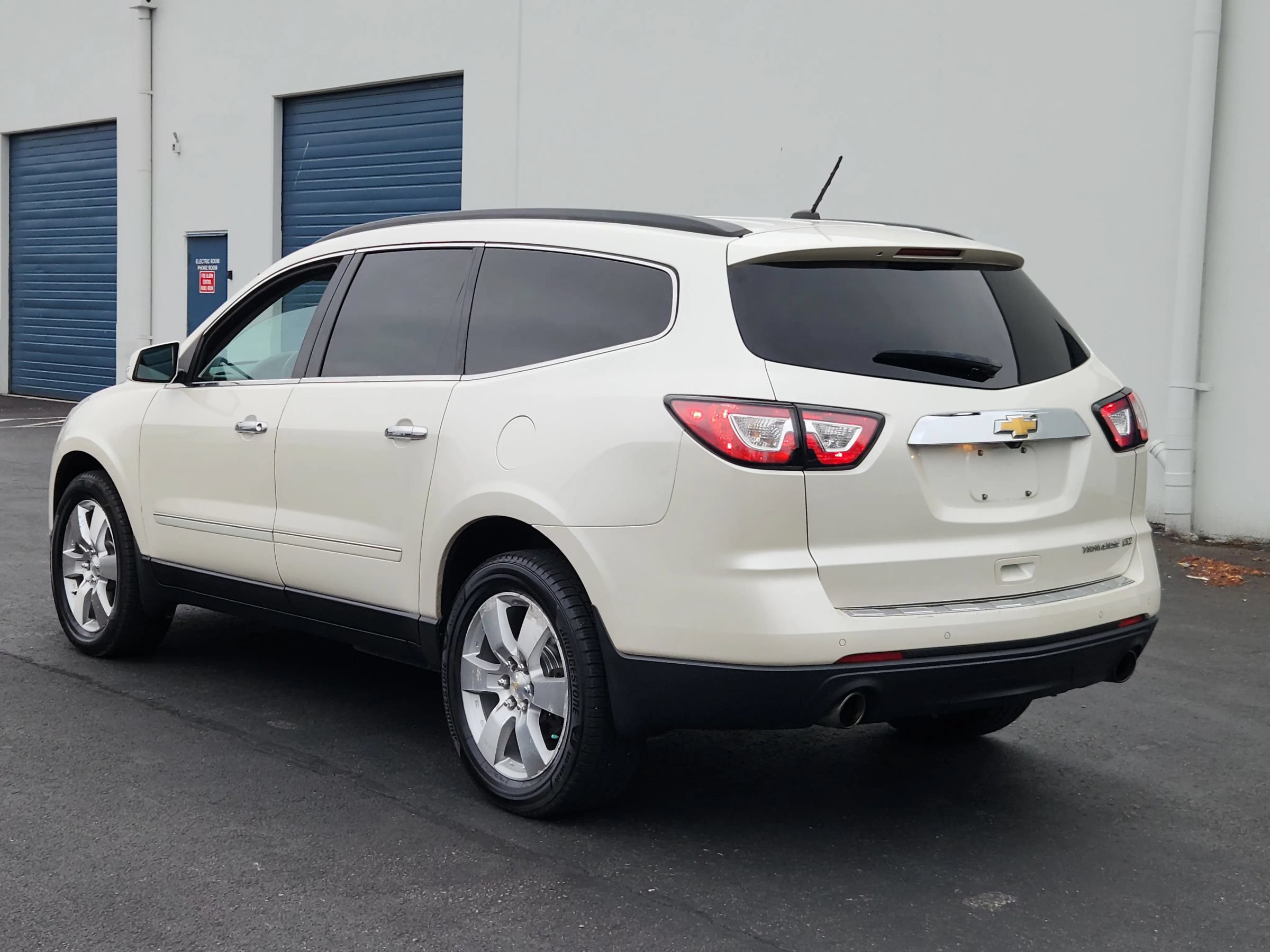 Used 2014 Chevrolet Traverse LTZ FWD image 3