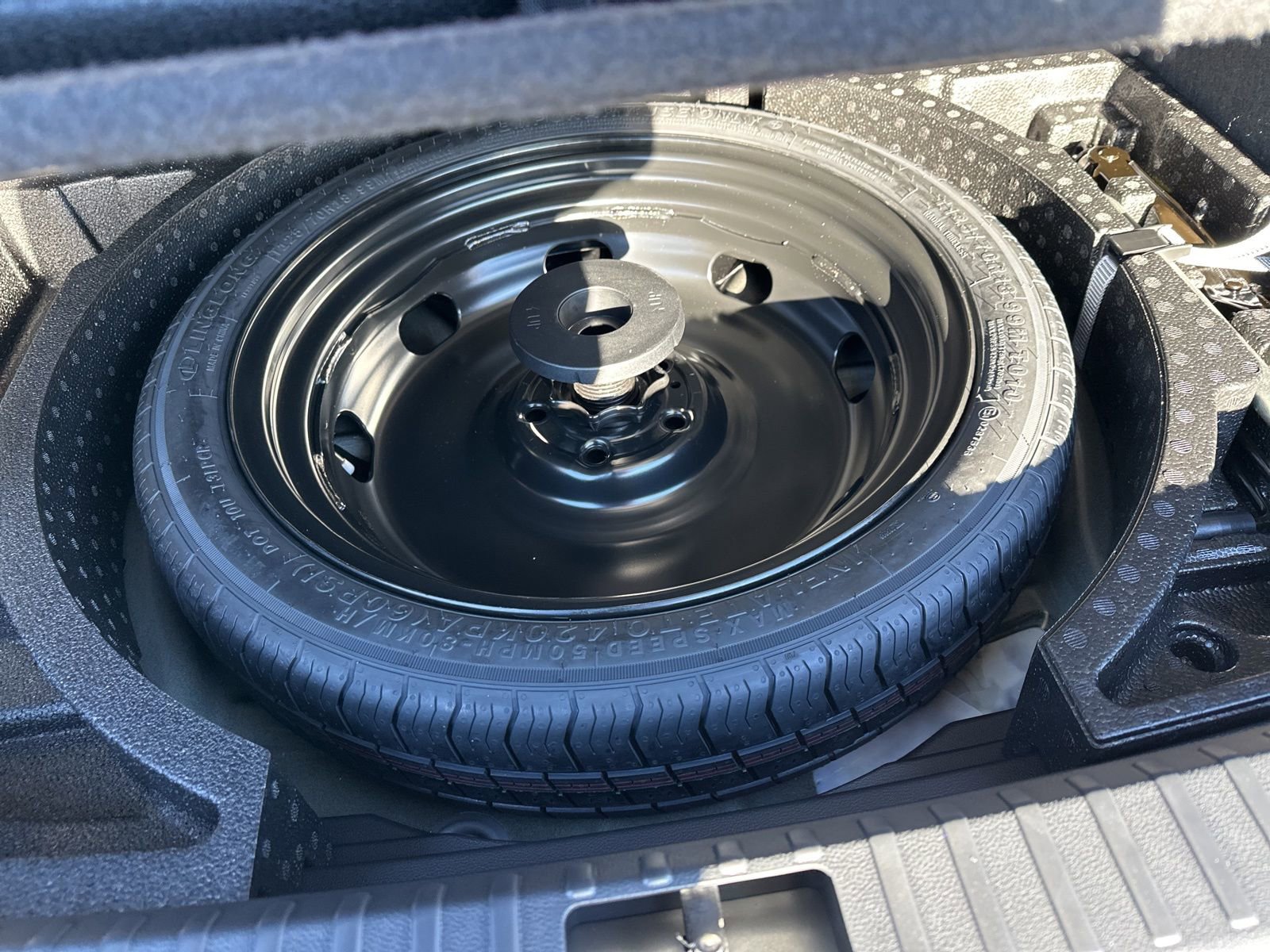 New 2026 Volkswagen Taos SE image 25