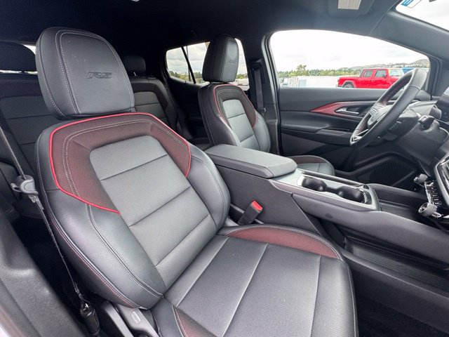 Used 2024 Chevrolet Equinox EV RS FWD image 27