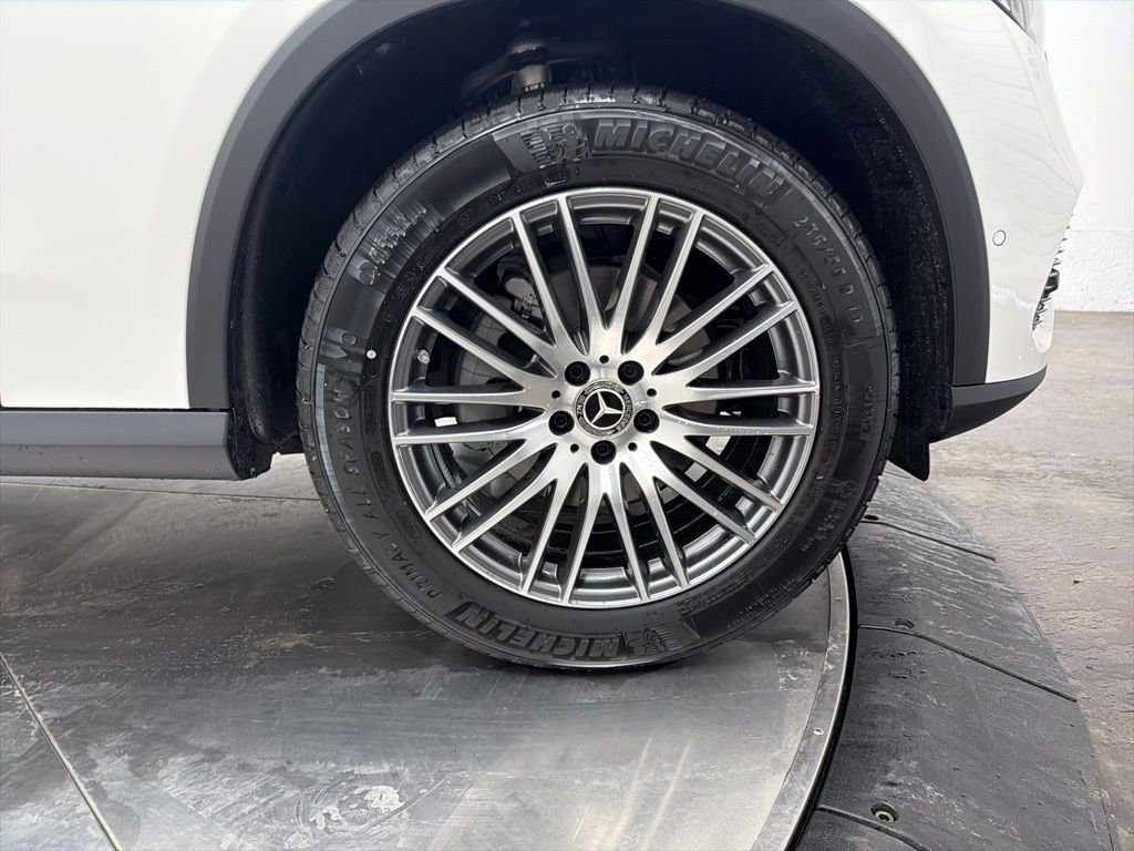 New 2026 Mercedes-Benz GLC 300 4MATIC image 9