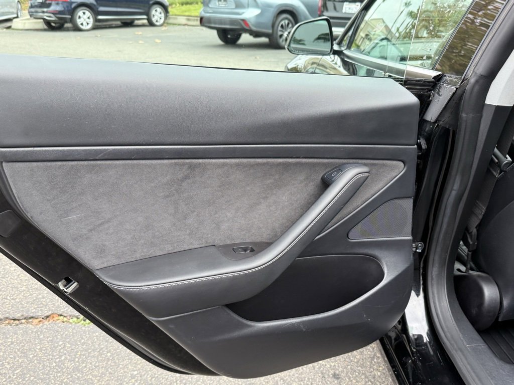 Used 2021 Tesla Model 3 Standard Range Plus image 24