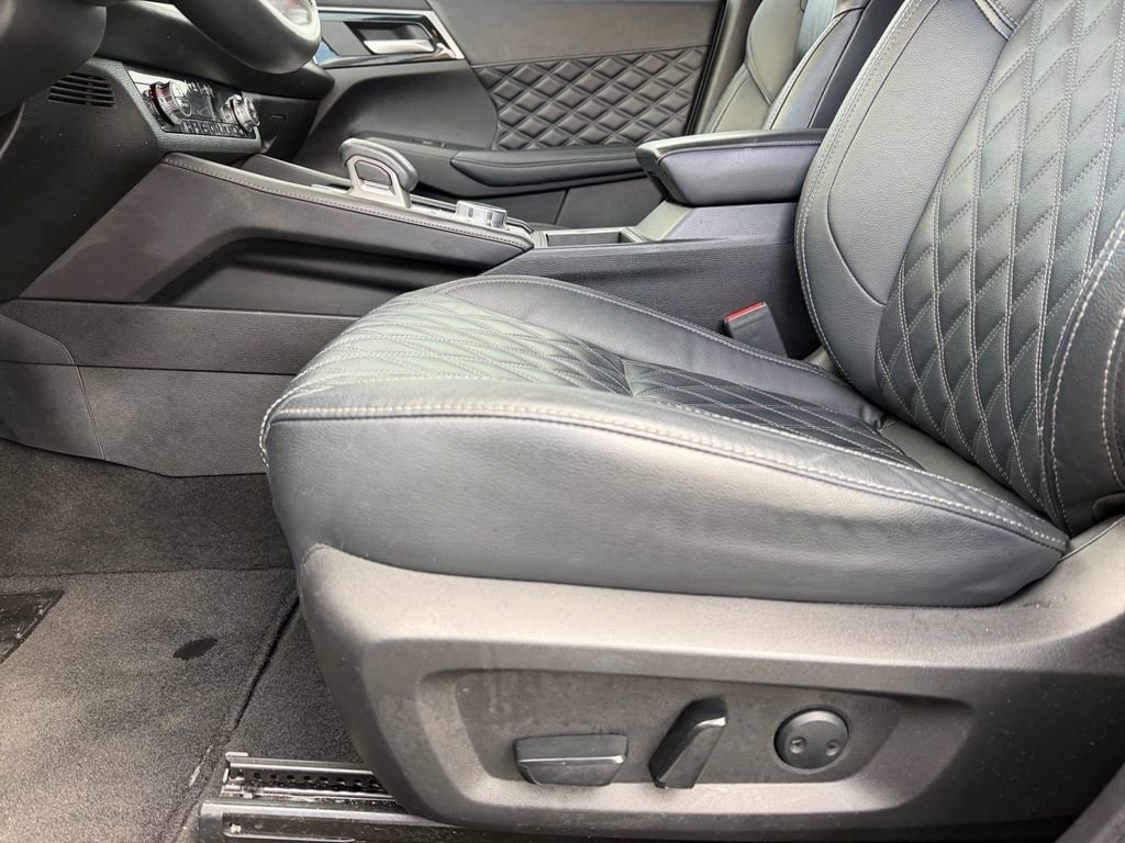 Used 2024 Mitsubishi Outlander SEL image 11