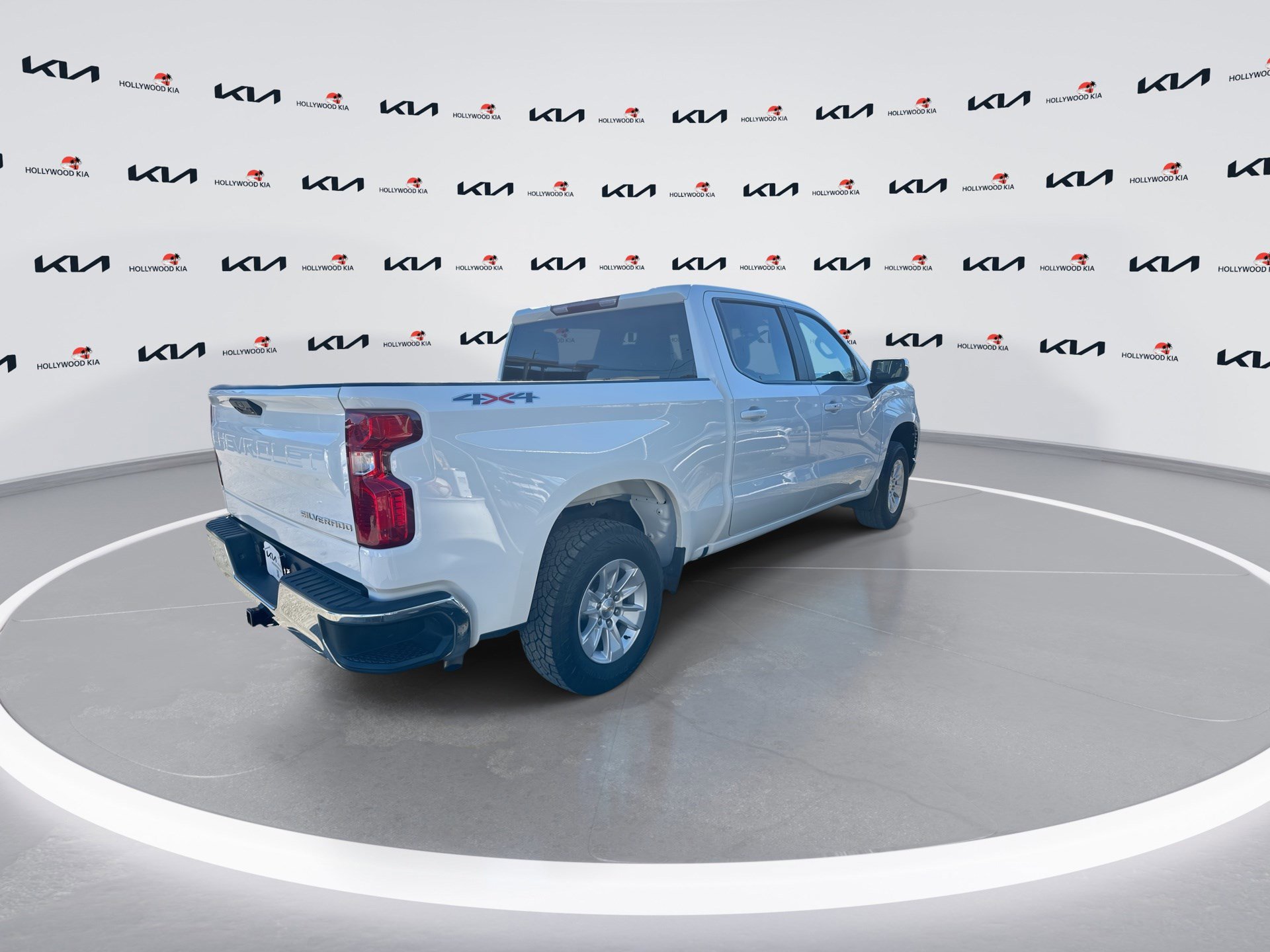Used 2025 Chevrolet Silverado 1500 LT image 8