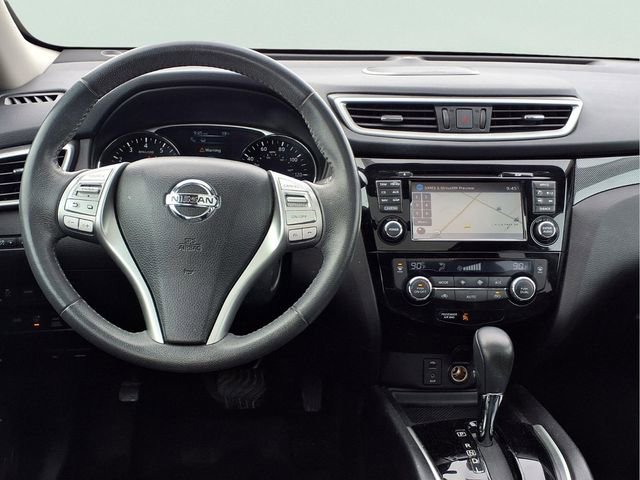 Used 2015 Nissan Rogue SL w/ SL Premium Package video 4