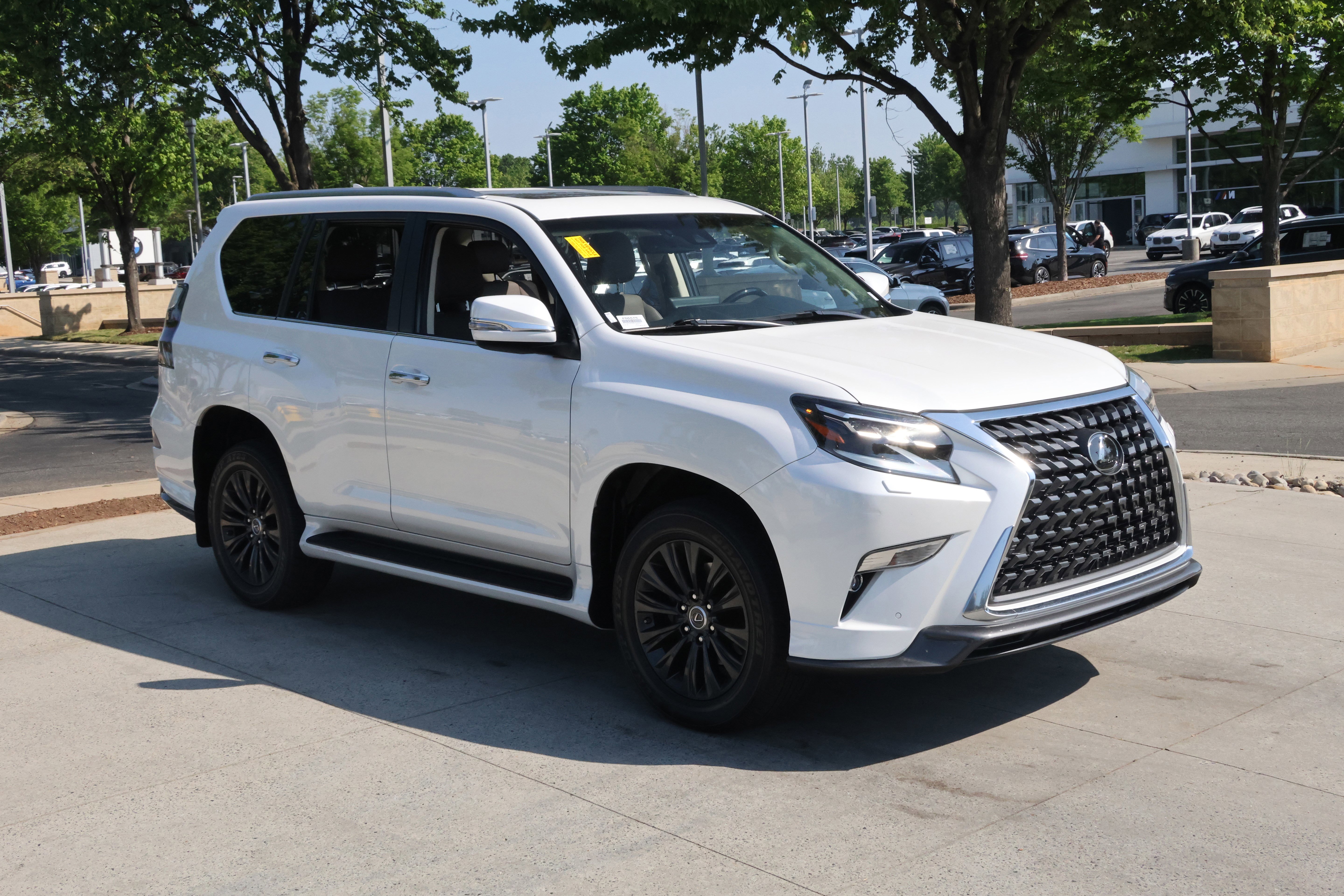 Used 2023 Lexus GX 460 Premium AWD/4WD image 2