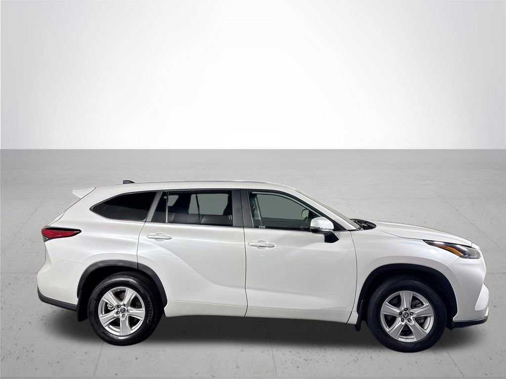 Used 2023 Toyota Highlander L image 5