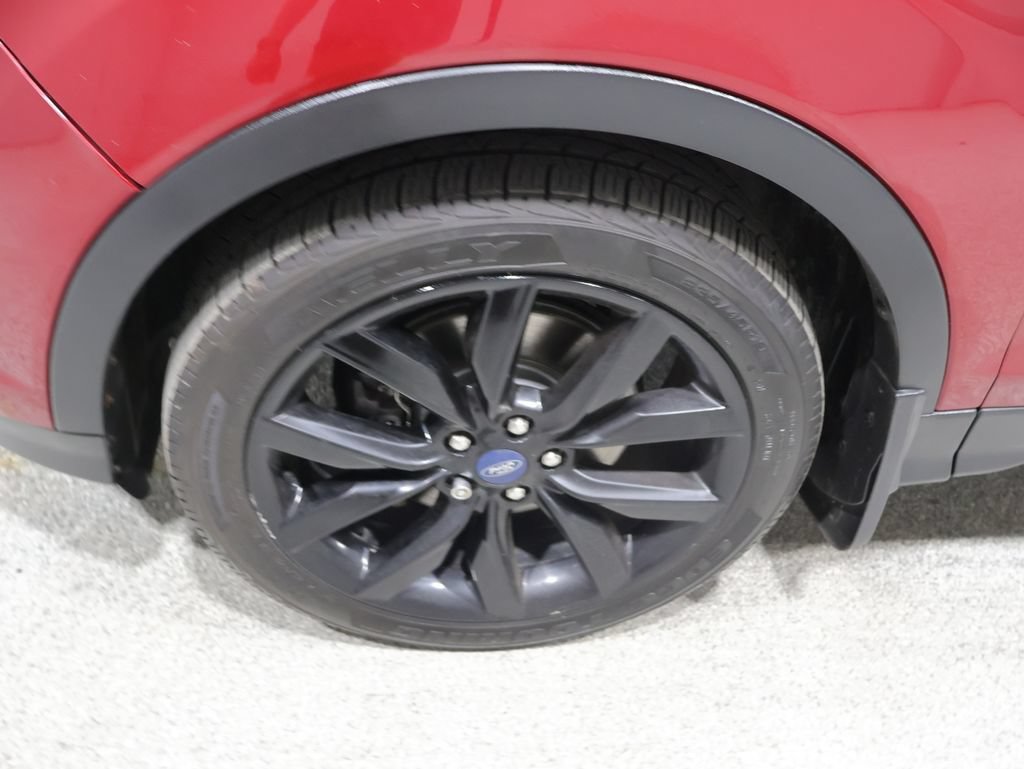 Used 2019 Ford Escape SE w/ SE Sport Appearance Package AWD/4WD image 9