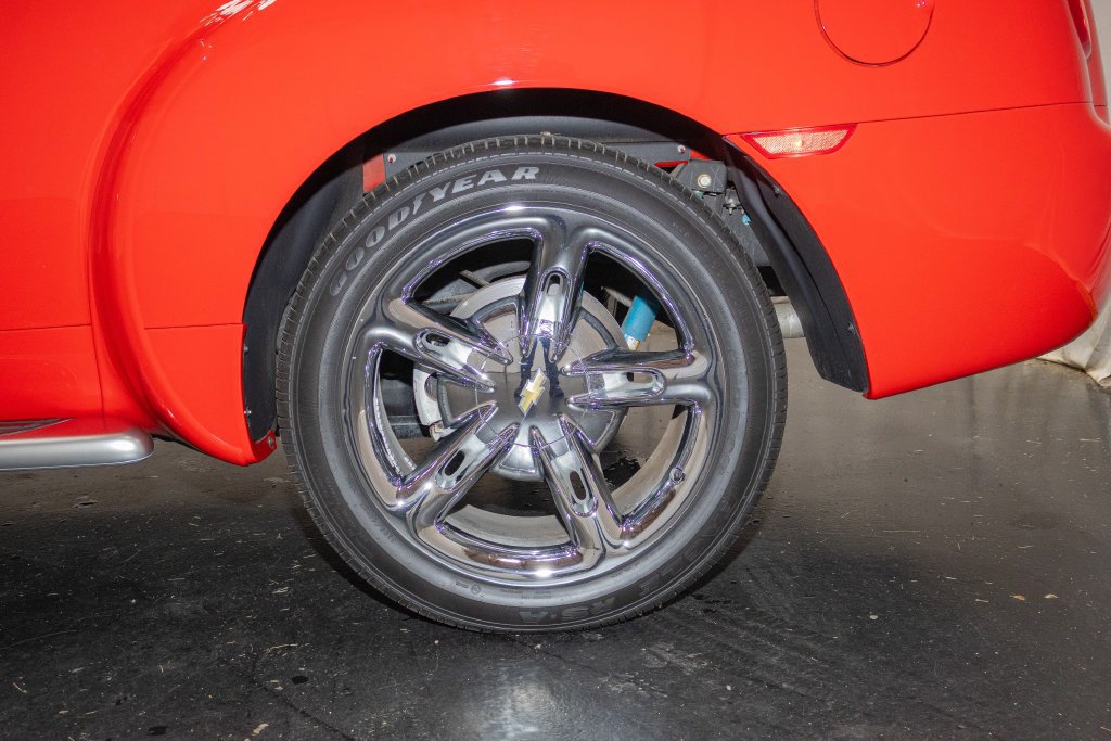 Used 2006 Chevrolet SSR w/ Preferred Equipment Group RWD image 8