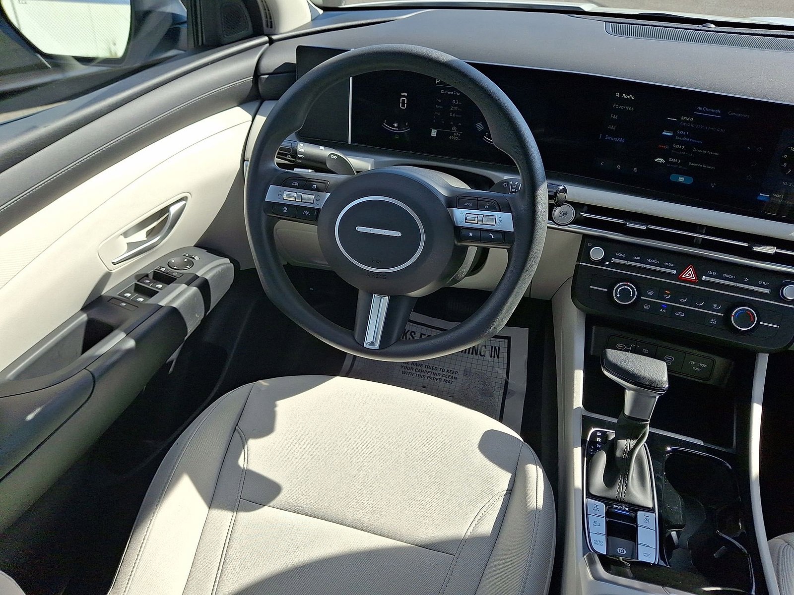 Used 2025 Hyundai Tucson SE image 15