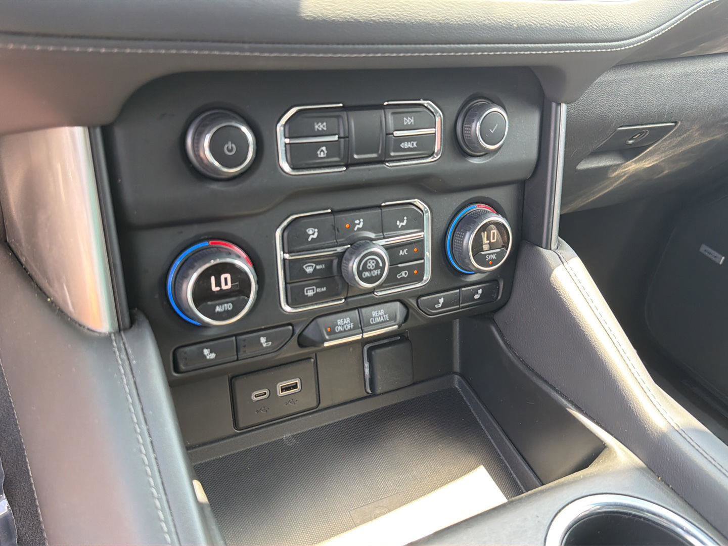 Used 2024 Chevrolet Tahoe LT AWD/4WD image 28
