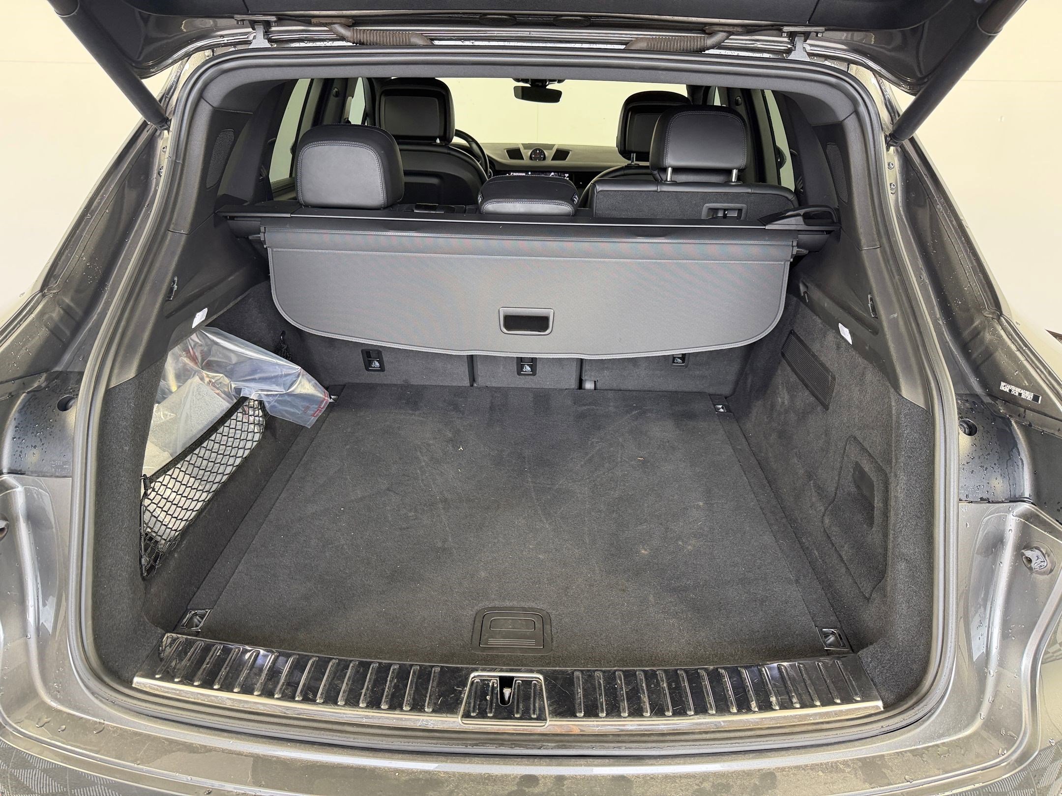 Used 2022 Porsche Cayenne AWD/4WD image 32