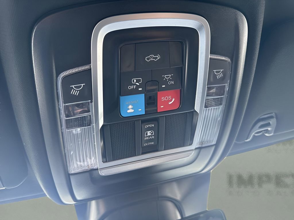 Used 2026 RAM 2500 Laramie AWD/4WD image 13