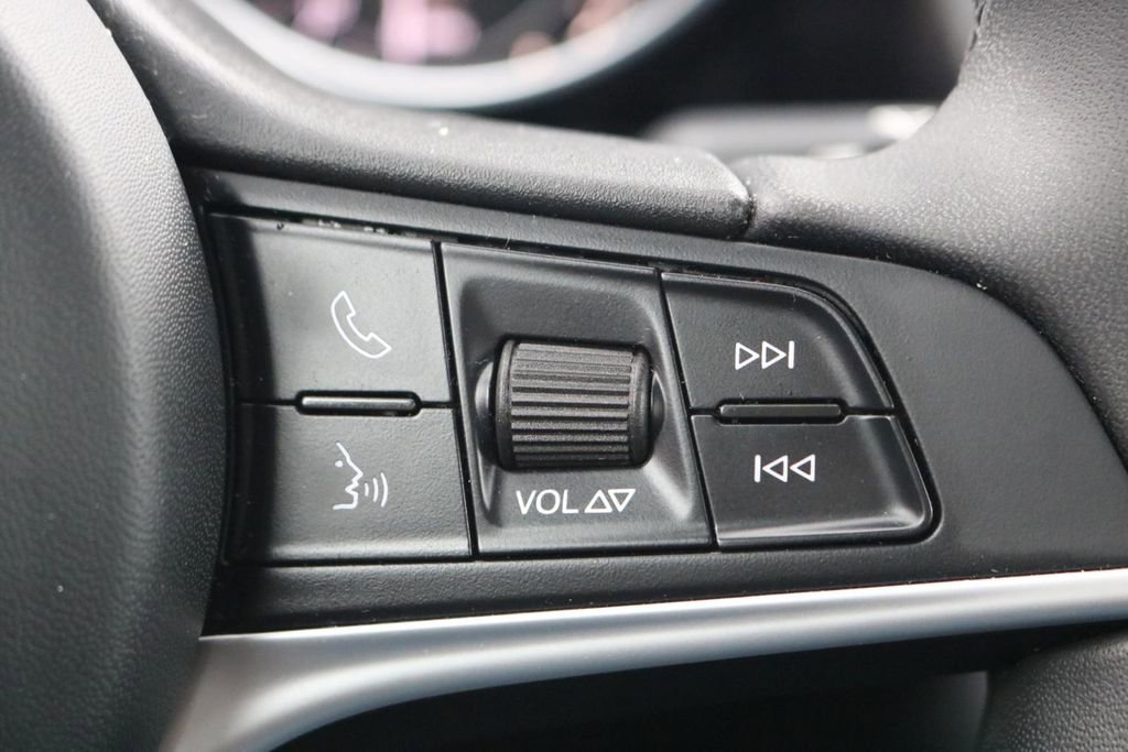 Used 2017 Alfa Romeo Giulia AWD image 22