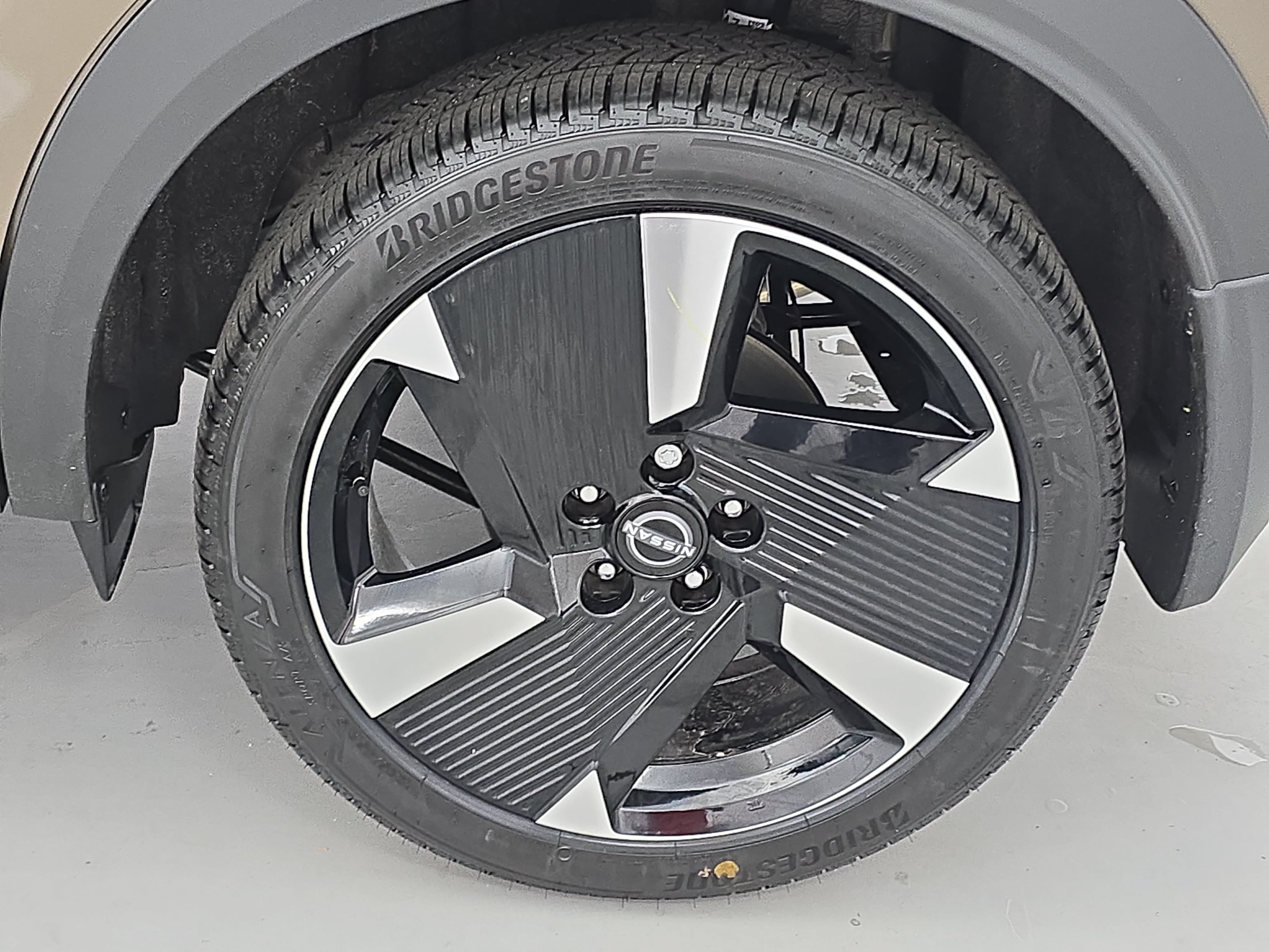 New 2026 Nissan Kicks SR w/ Cold Weather Package AWD/4WD image 31