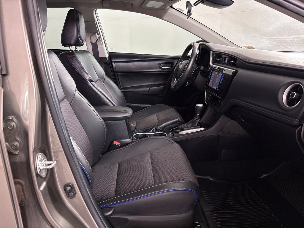 Used 2018 Toyota Corolla SE w/ SE Premium Package FWD image 39