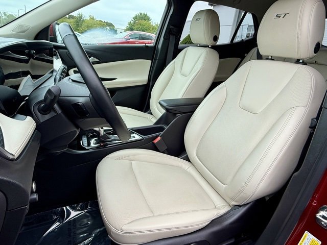 Used 2025 Buick Encore GX Sport Touring w/ Comfort Package image 15