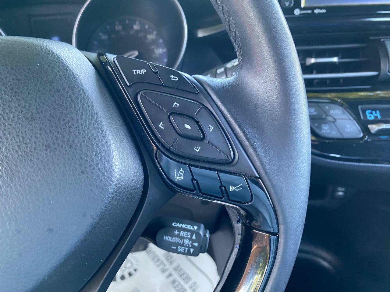Used 2018 Toyota C-HR XLE FWD image 63