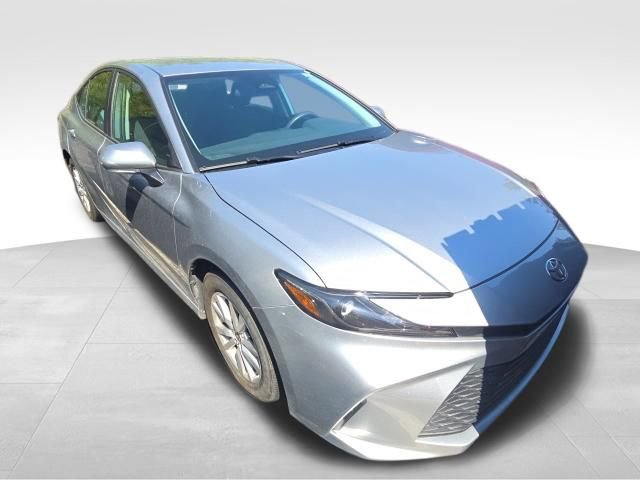 Used 2025 Toyota Camry LE FWD image 7
