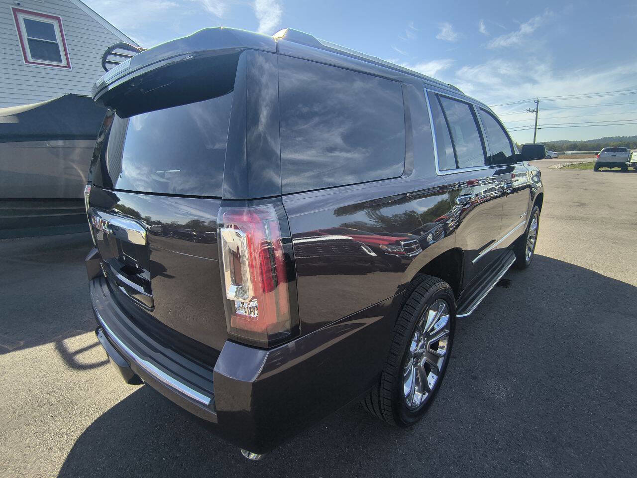 Used 2015 GMC Yukon Denali w/ Touring Package image 5