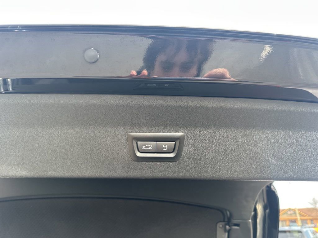 Used 2024 BMW X4 M40i w/ Premium Package image 32