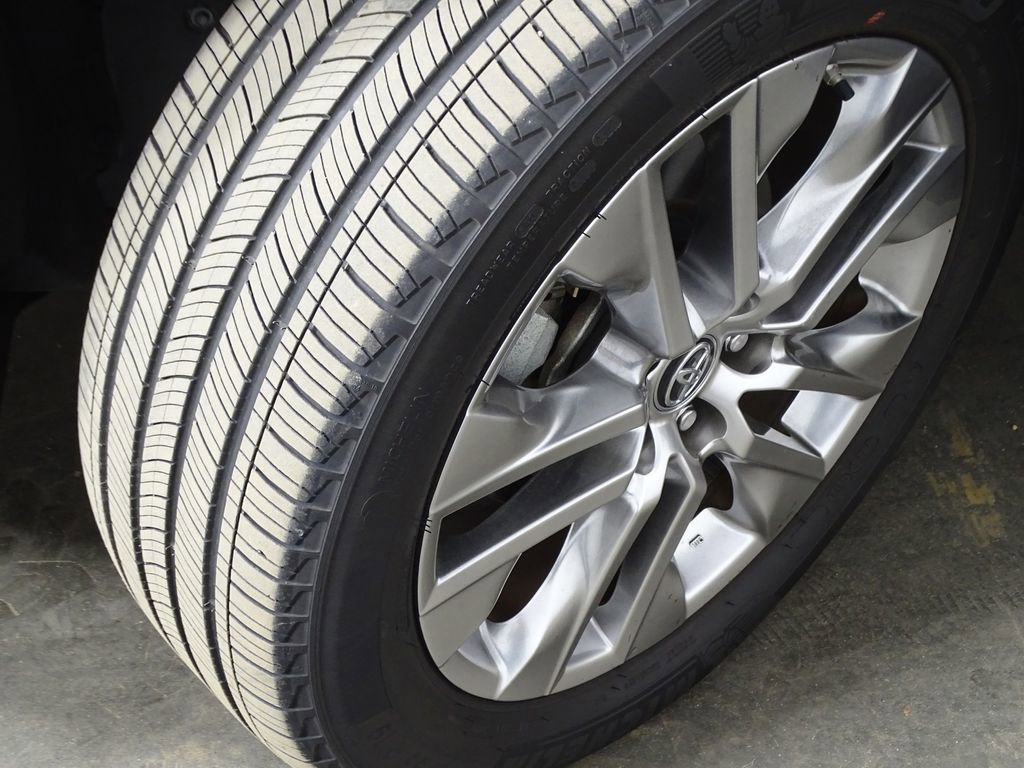 Used 2019 Toyota RAV4 Limited image 42