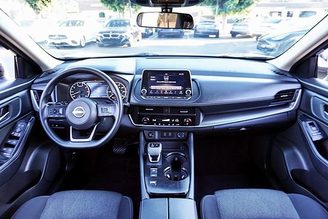 Used 2024 Nissan Rogue SV FWD image 20