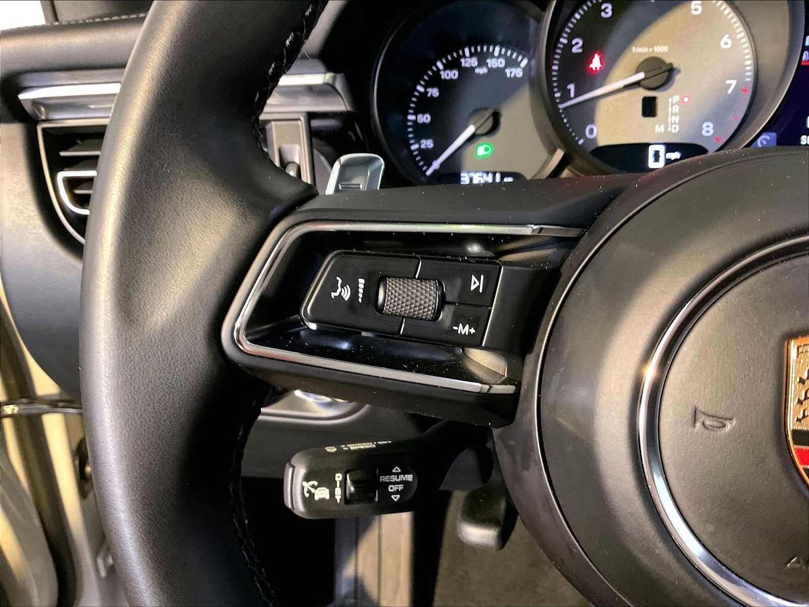 Certified 2023 Porsche Macan S AWD/4WD image 27