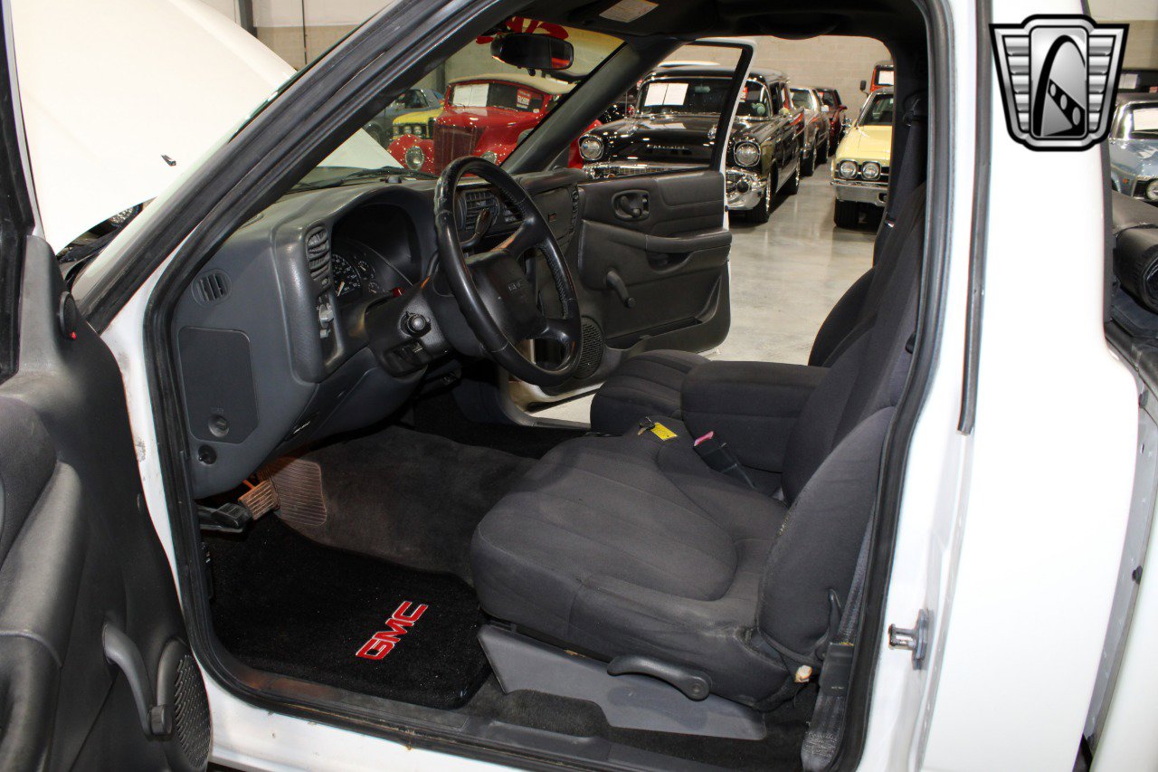 Used 2003 GMC Sonoma SLS w/ SLS Preferred Equipment Group image 6