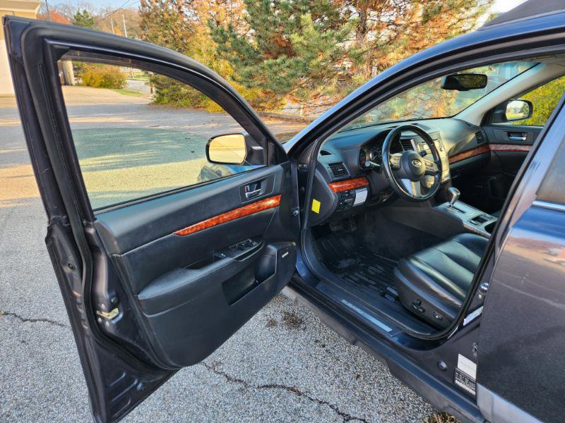 Used 2010 Subaru Outback 2.5i Limited image 44