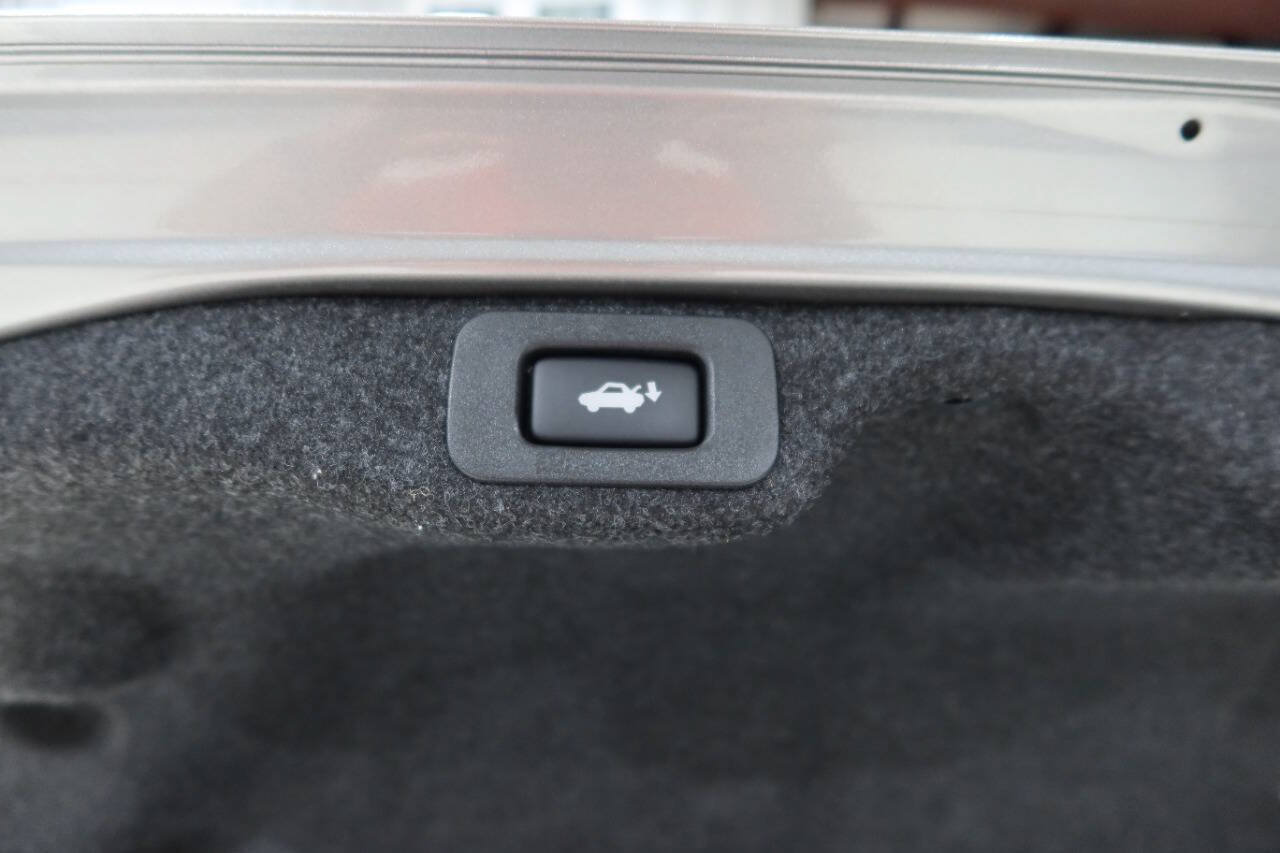 Used 2018 Lexus ES 350 w/ Luxury Package w/Wood Trim FWD image 28