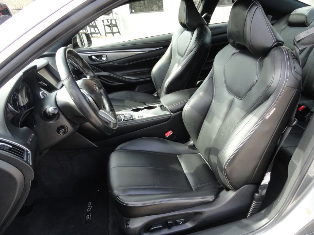 Used 2018 INFINITI Q60 LUXE w/ Sensory Package 2.0T Luxe image 8