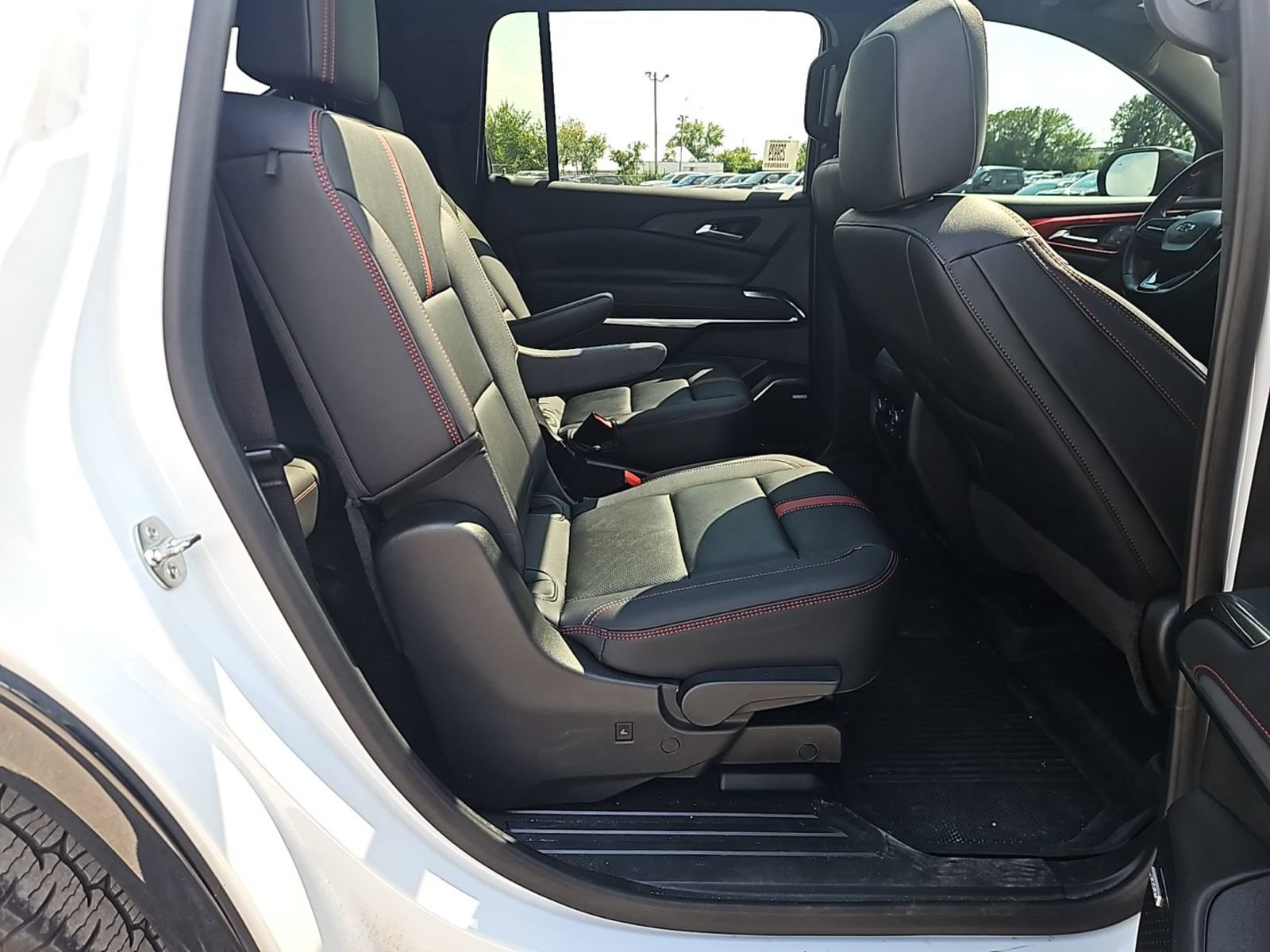 Used 2024 Chevrolet Traverse RS AWD/4WD image 9