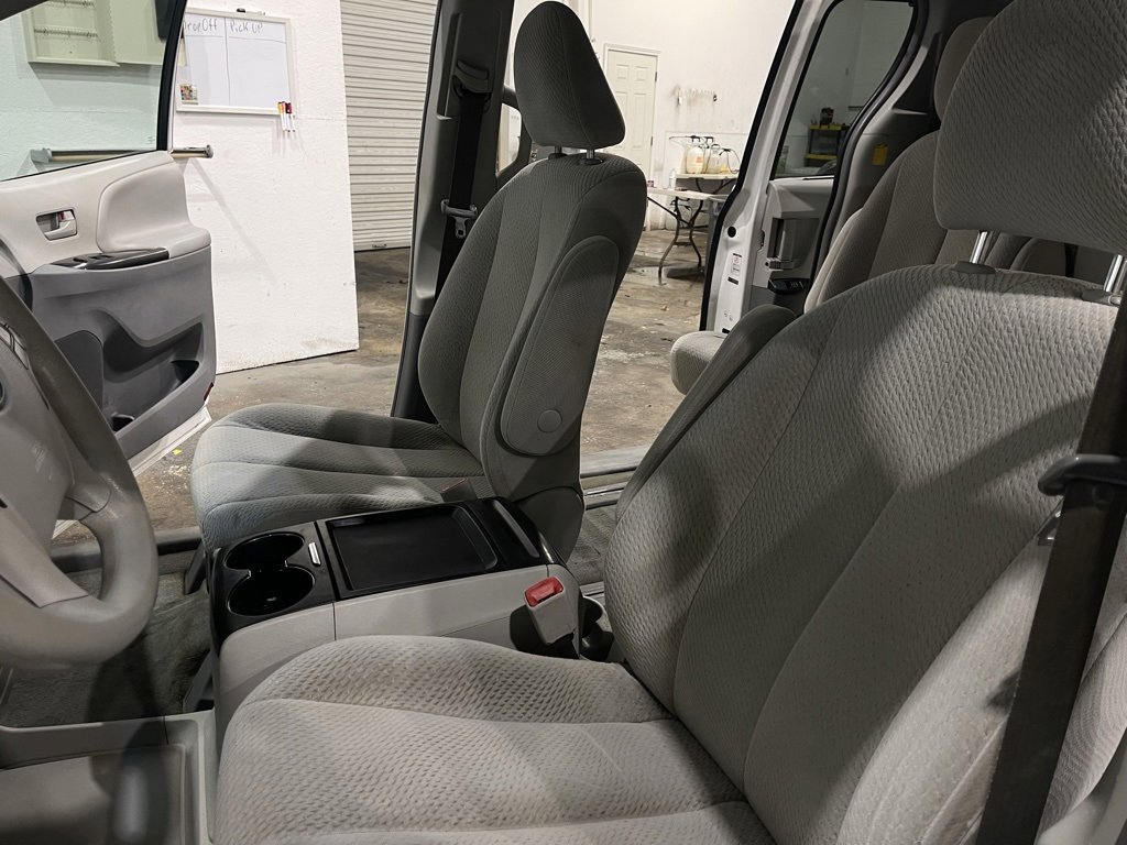 Used 2011 Toyota Sienna LE image 10