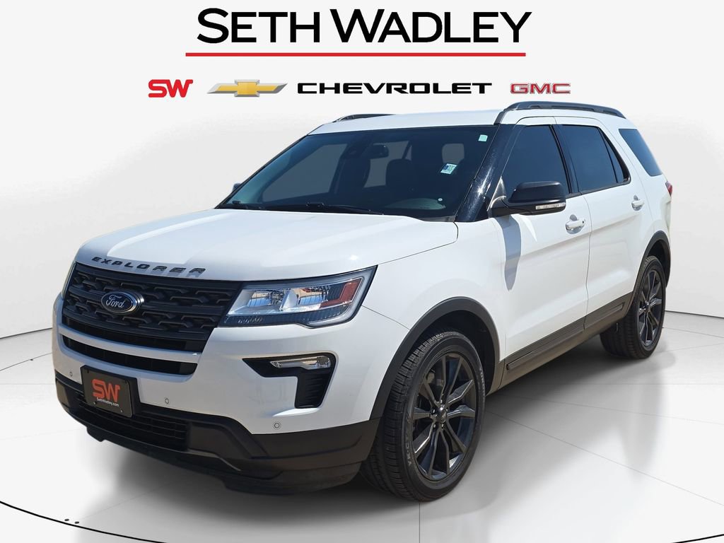 Used 2018 Ford Explorer XLT w/ Equipment Group 202A image 3