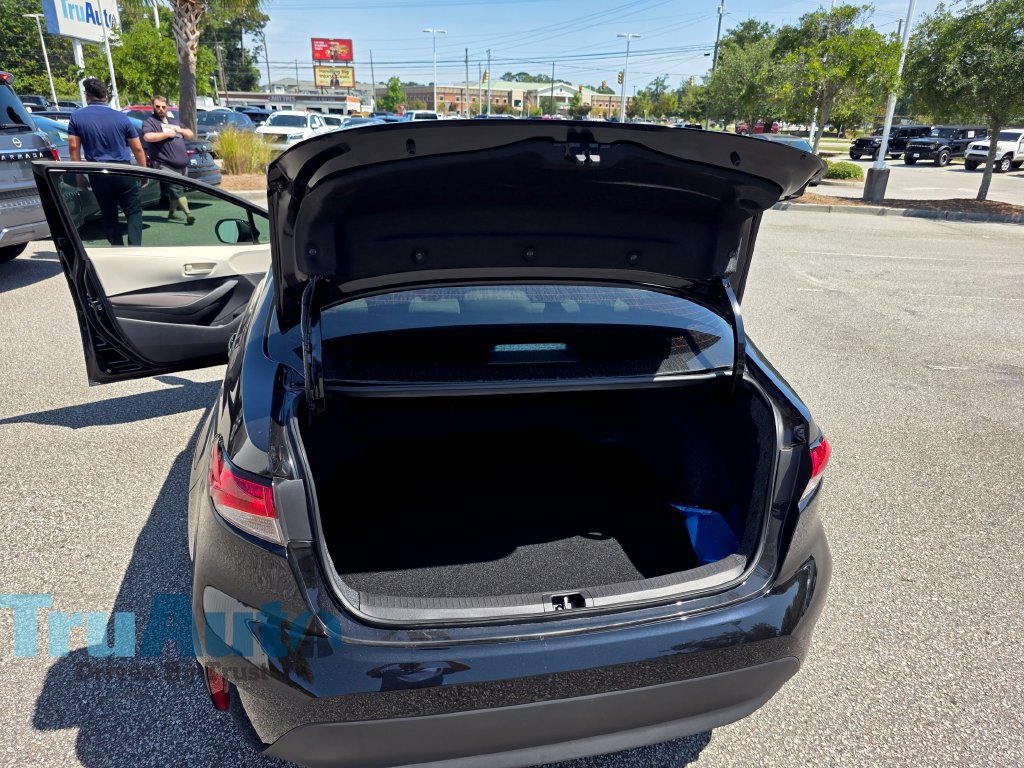 Used 2026 Toyota Corolla LE FWD image 26