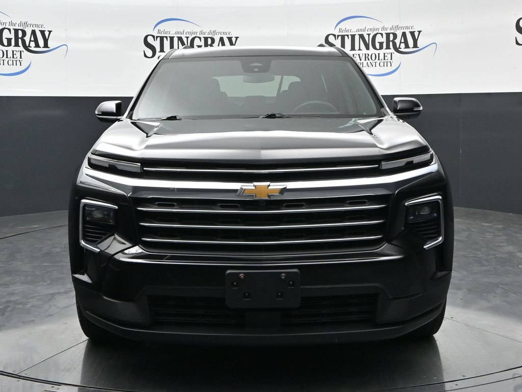 Used 2026 Chevrolet Traverse LT AWD/4WD image 2