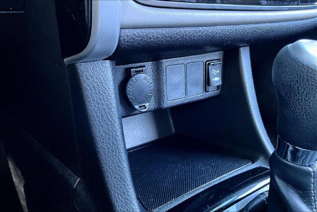 Used 2019 Toyota Corolla LE FWD image 16