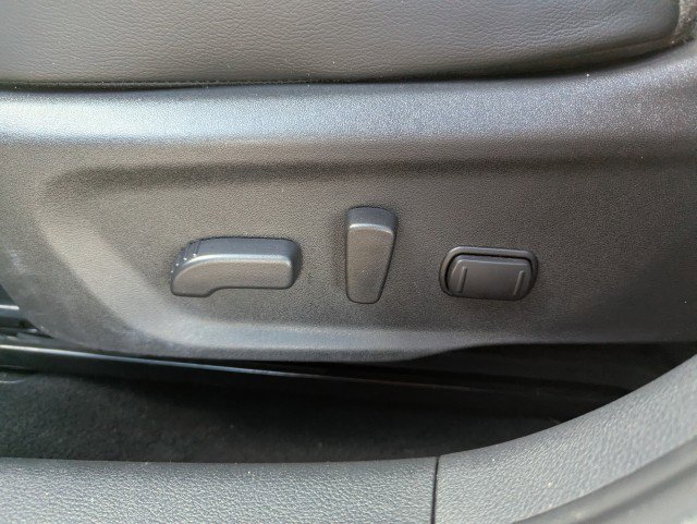 Used 2022 Nissan Sentra SR w/ SR Premium Package FWD image 12